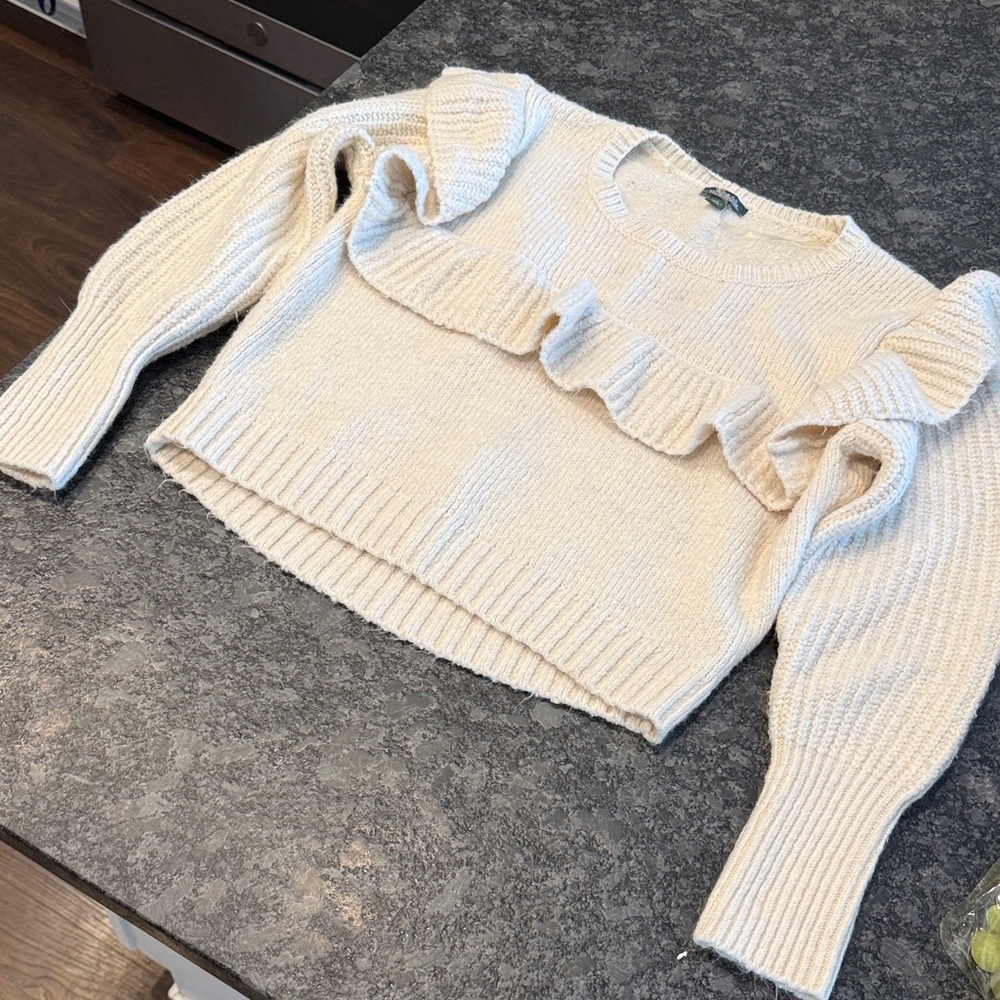 Women's Cream Ruffle Sweater small wild fable